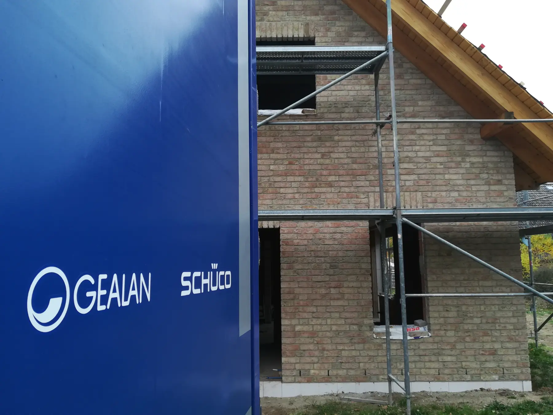 Hausbau von Polfenster